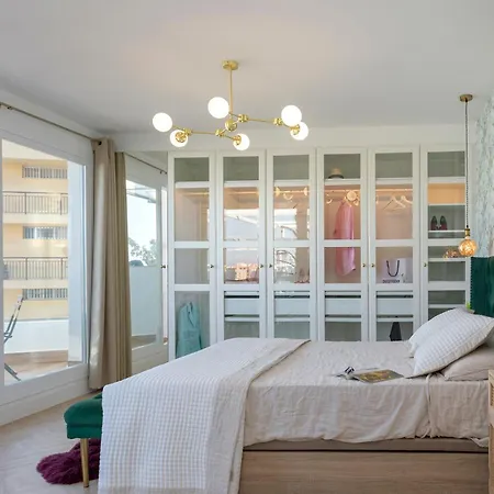 Luxury Penthouse Sea Views- Jacuzzi - Sauna